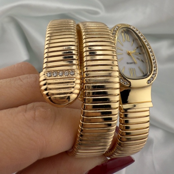 Classic Serpentine Serpent Snake Classic Gold Color Women\'s Watch White Stateme main image 2